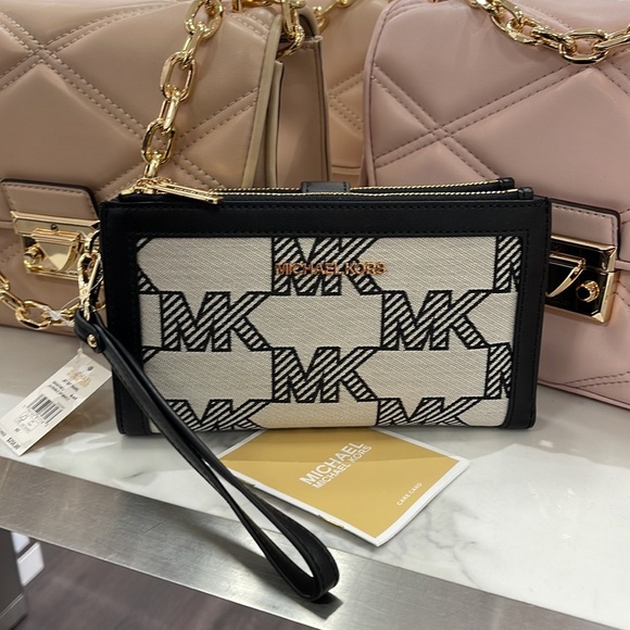 MICHAEL KORS JET SET TRAVEL 35S3GTVW7J LIGHT SAGE LG DOUBLE ZIP WRISTLET-WALLET- - Picture 2 of 16